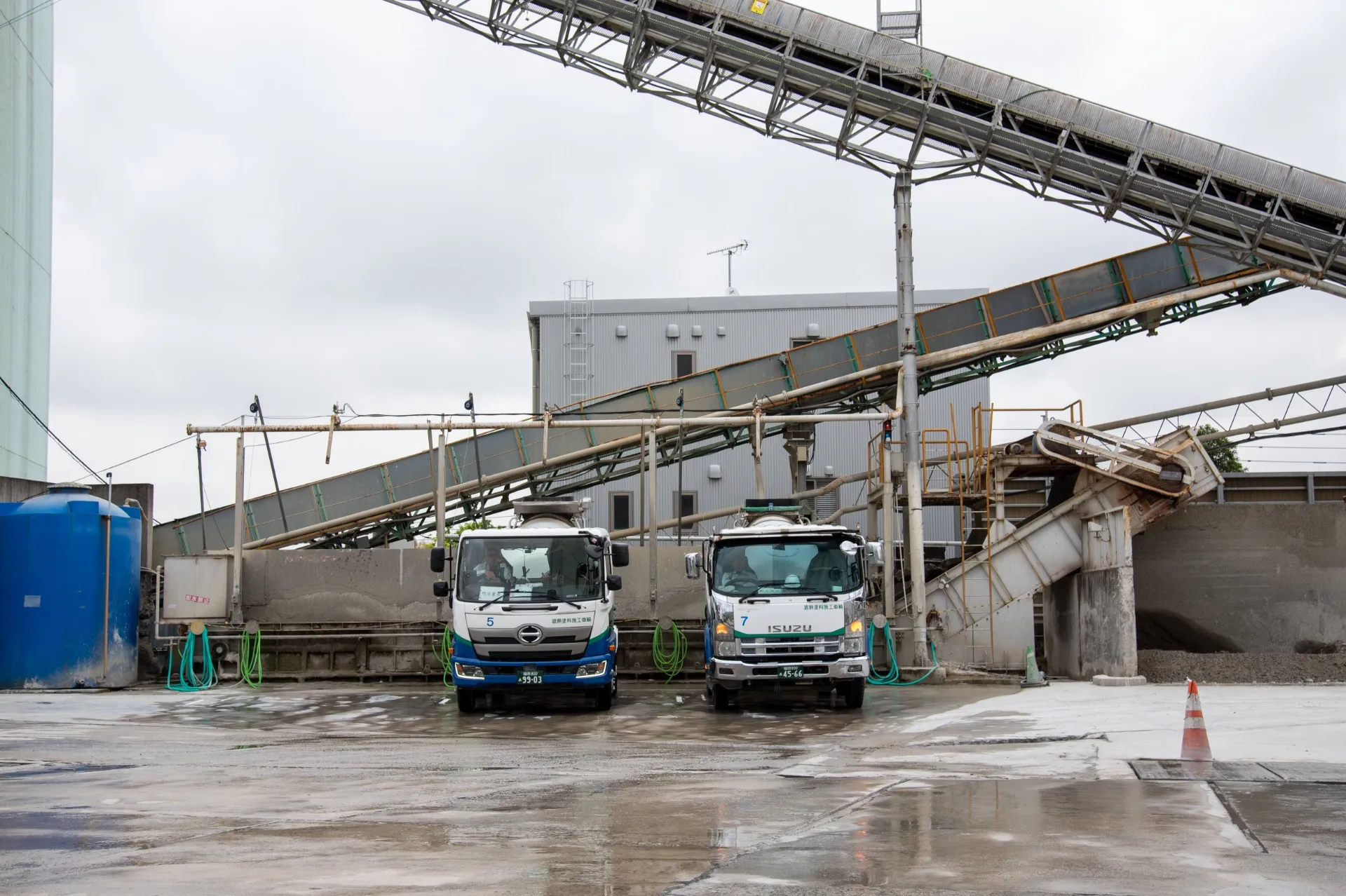 コンクリートミキサー車運転手 (横浜営業所 / 正社員)